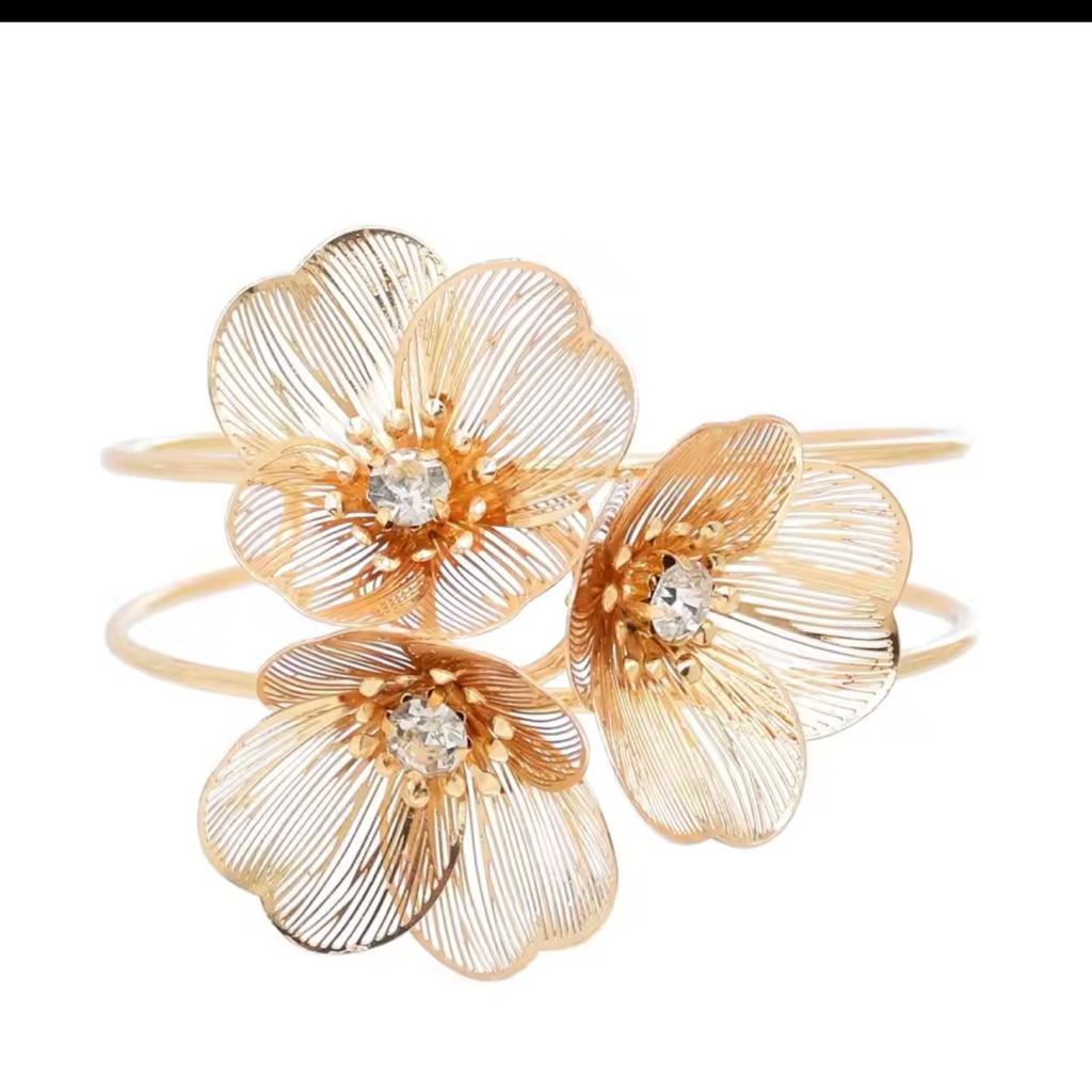 Zara Stunning Floral Statement Bracelet With Crystal Accents 50$